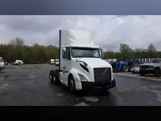 2019 Volvo VNL300