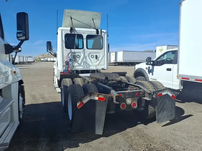 2018 FREIGHTLINER/MERCEDES CASCADIA 125