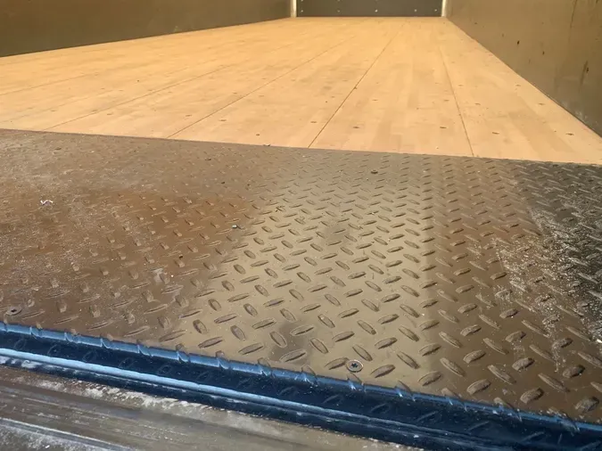 2026 MACK MD MD6 Util 26X102X102 NG