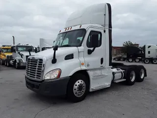 2016 Freightliner CASCADIA 113