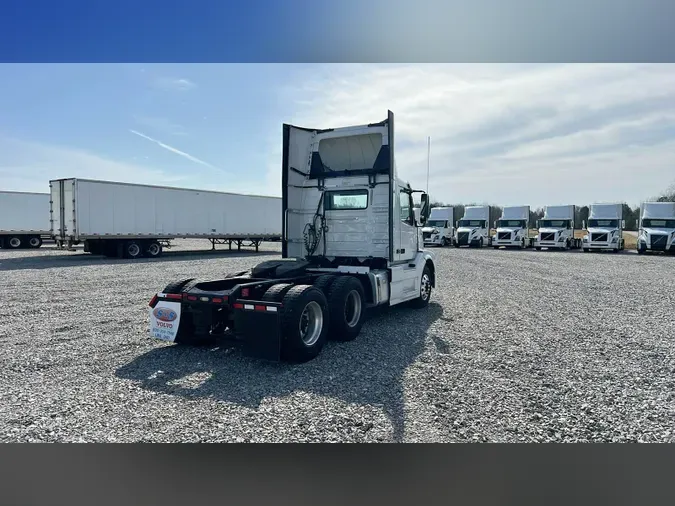 2018 Volvo VNL300