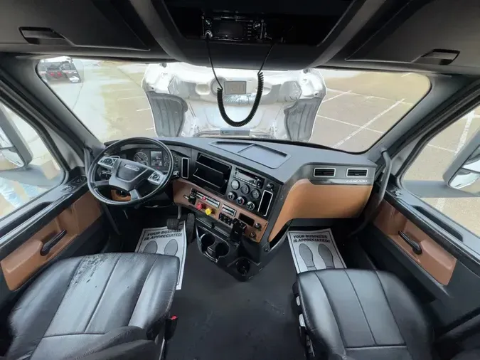 2023 FREIGHTLINER Cascadia 126