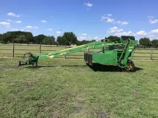 2010 John Deere 835