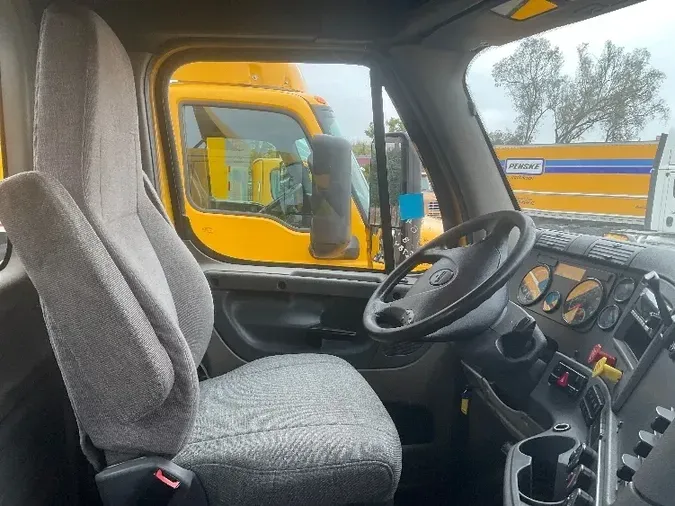 2016 FREIGHTLINER X12564ST