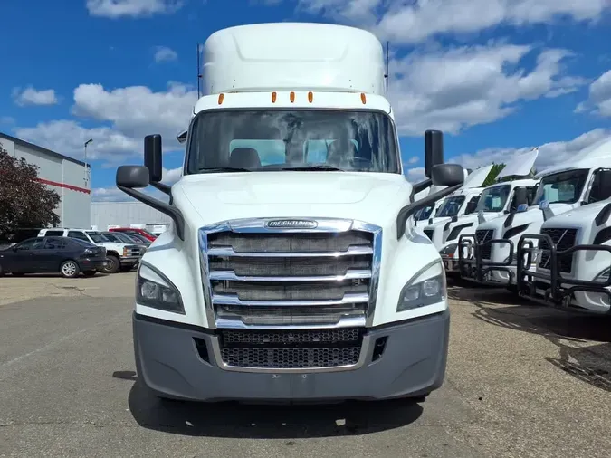 2019 FREIGHTLINER NEW CASCADIA 116