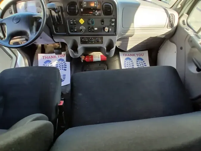 2019 FREIGHTLINER/MERCEDES M2 106