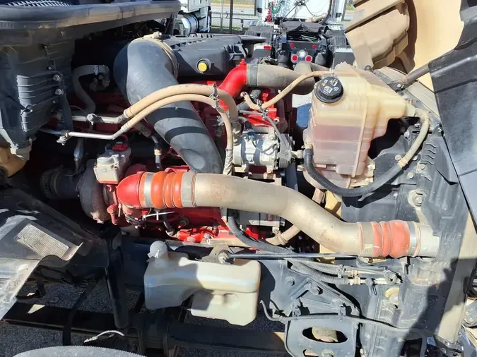 2019 NAVISTAR INTERNATIONAL LT625 DAYCAB T/A