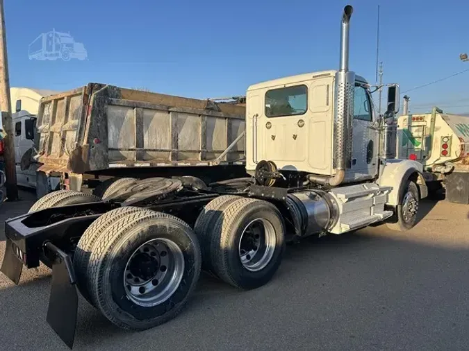 2011 WESTERN STAR 4900FA