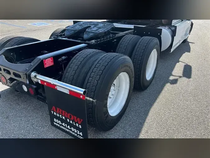 2019 VOLVO VNL640