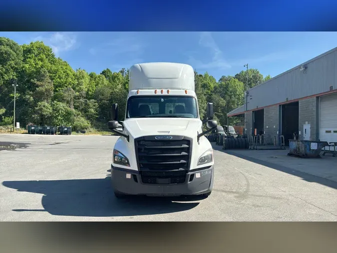 2020 Freightliner Cascadia 126