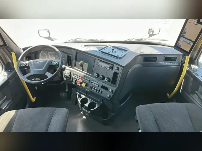 2025 Freightliner Cascadia 126