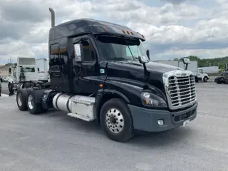 2017 FREIGHTLINER X12564ST