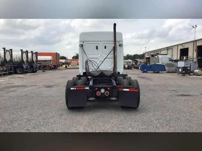 2019 Freightliner Cascadia 126