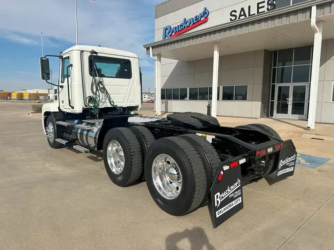 2019 MACK AN64T