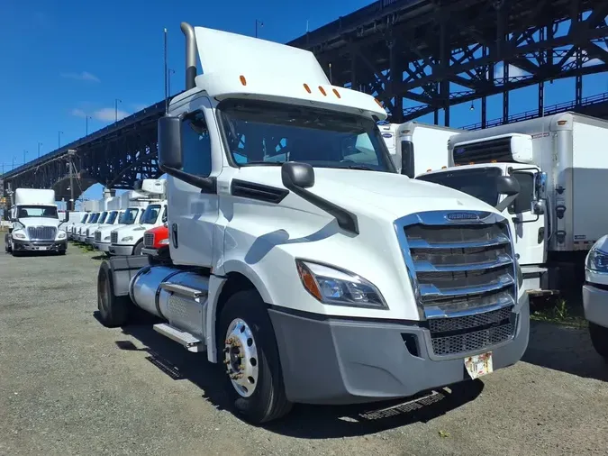 2019 FREIGHTLINER NEW CASCADIA 126