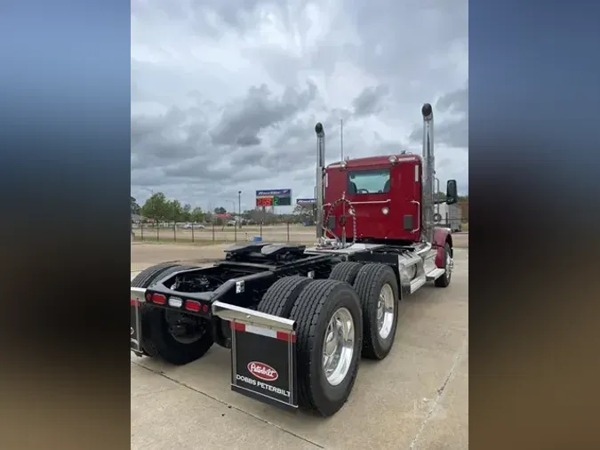 2025 PETERBILT 567