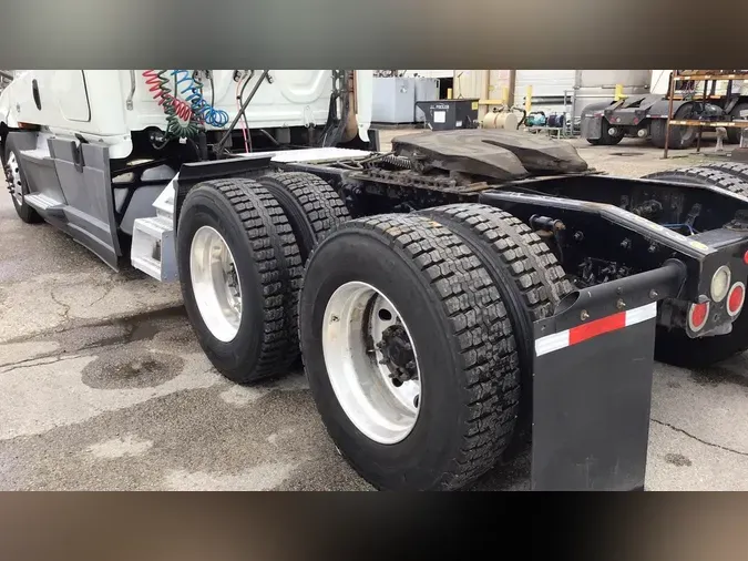 2020 Freightliner Cascadia 126