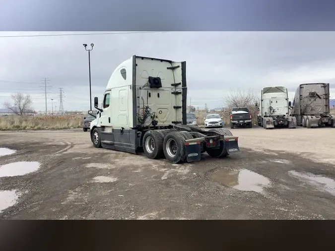 2022 Freightliner Cascadia 126