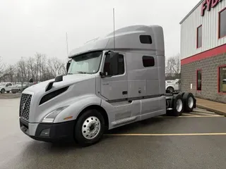 2022 Volvo VNL64T760