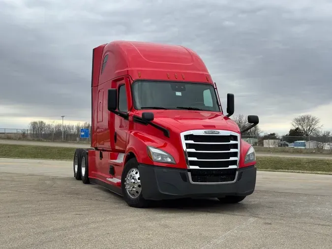 2023 FREIGHTLINER Cascadia 126