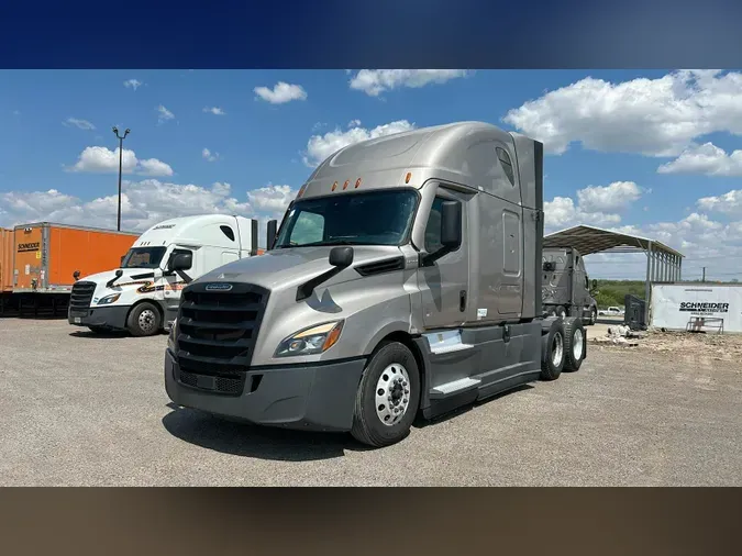 2022 Freightliner Cascadia 126