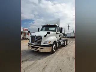 2019 NAVISTAR INTERNATIONAL LT625 DAYCAB T/A