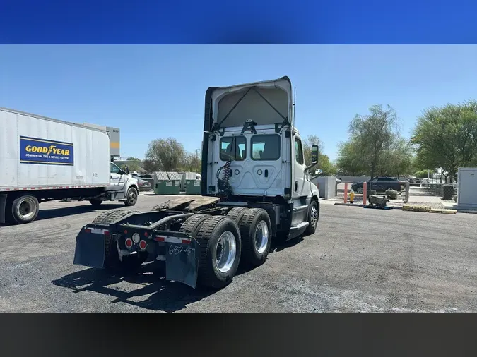 2019 Freightliner Cascadia 126645b9b16aba22654755ad7387eb12620