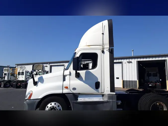 2019 Freightliner Cascadia 125645c4c780d682b6fbd84df067f988166
