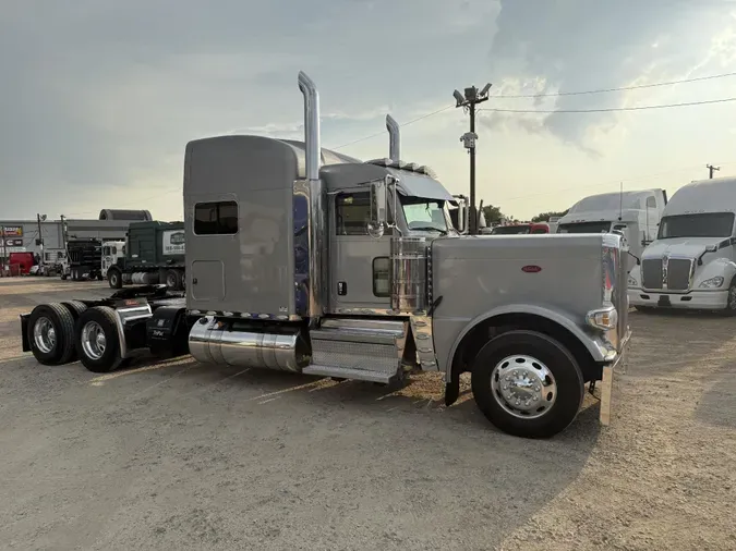 2023 Peterbilt 389