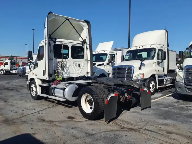 2019 FREIGHTLINER/MERCEDES CASCADIA 113