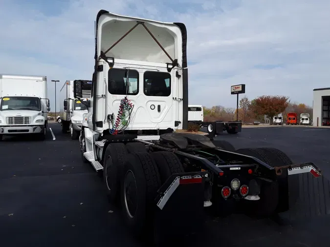 2020 FREIGHTLINER/MERCEDES CASCADIA 125