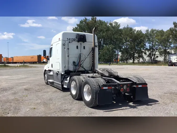 2022 Freightliner Cascadia 126