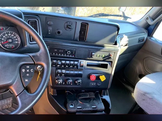 2021 INT LT625 6x4646b0a209a4fd0befbc9d447ee297c98