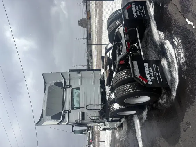 2020 VOLVO TRUCK VNL64T300