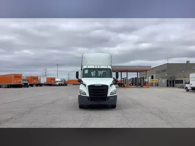 2020 Freightliner Cascadia 126