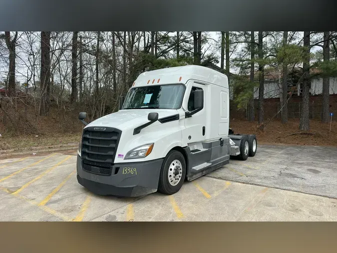 2021 Freightliner Cascadia 126