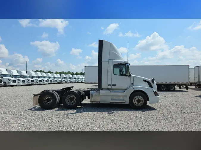 2018 Volvo VNL300