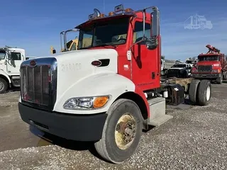 2010 PETERBILT 335