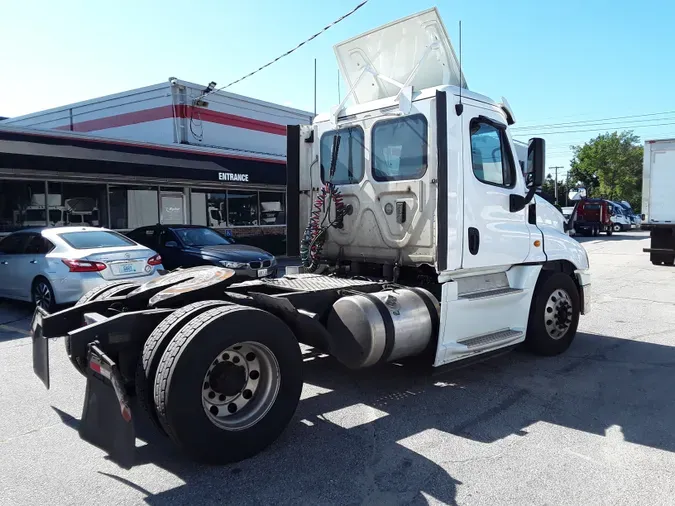 2017 FREIGHTLINER/MERCEDES CASCADIA 125