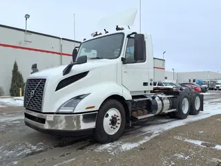 2019 VOLVO VNL64T-300