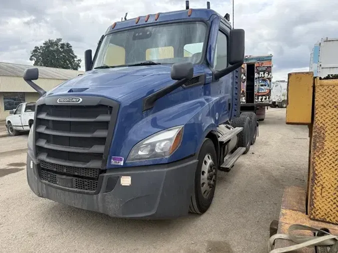 2021 FREIGHTLINER CASCADIA 116647a6cd7d32b1fae0abeca8ac3d3a726