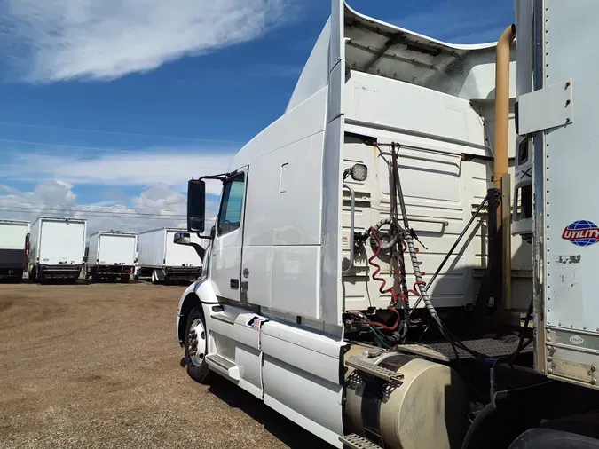 2019 VOLVO VNR64T-640