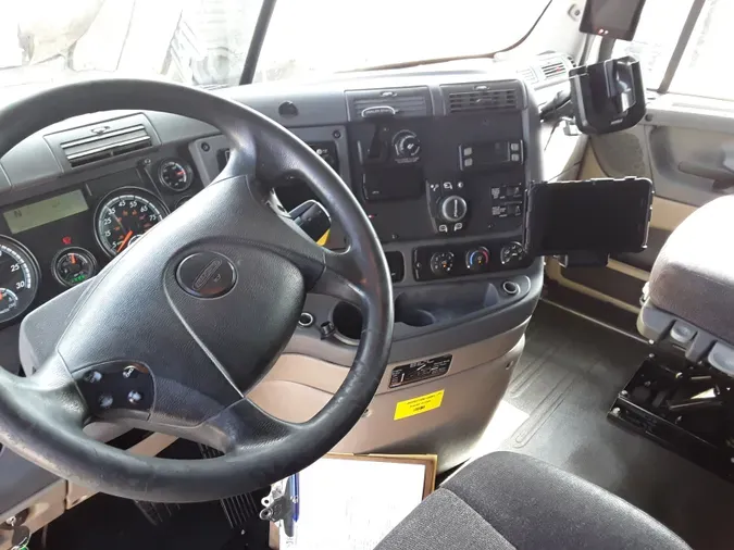 2017 FREIGHTLINER/MERCEDES CASCADIA 125