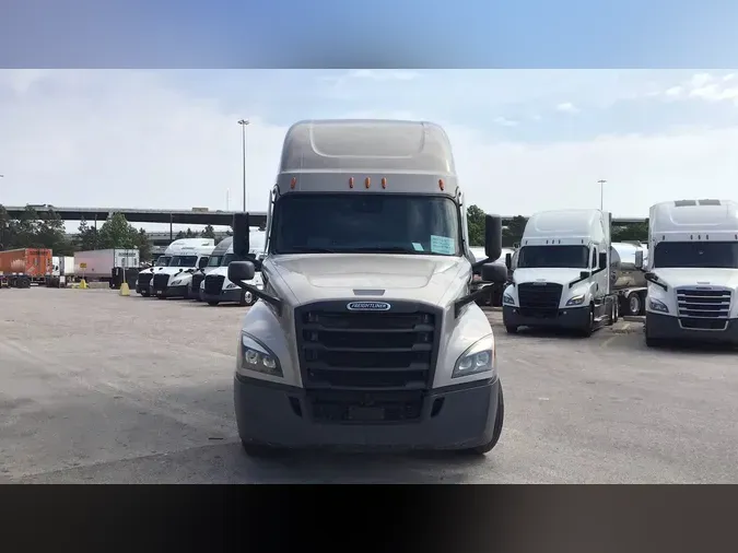 2022 Freightliner Cascadia 126