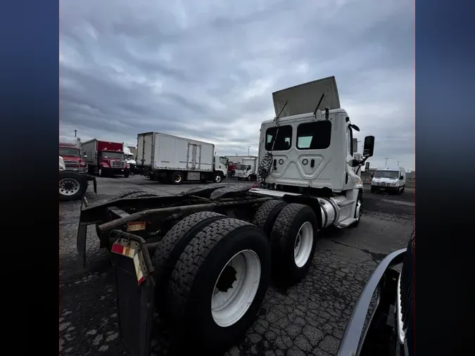 2019 FREIGHTLINER CASCADIA 125