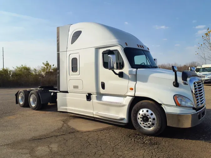 2018 FREIGHTLINER/MERCEDES CASCADIA 125