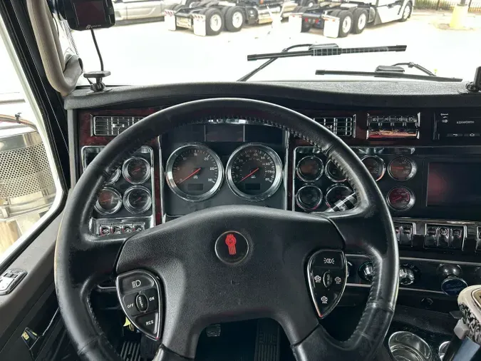 2021 Kenworth W900L