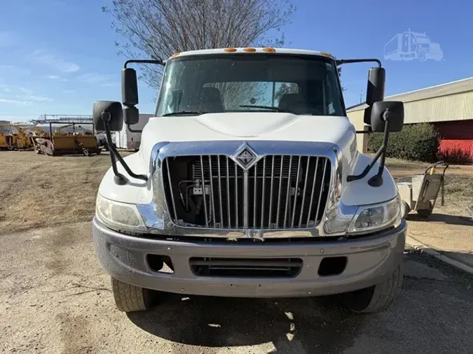 2003 INTERNATIONAL DURASTAR 4300