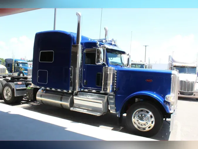 2023 Peterbilt 389