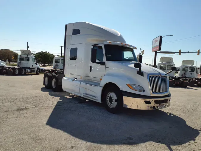 2019 NAVISTAR INTERNATIONAL LT625 SLPR CAB